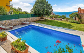 2 Bedroom Lovely Apartment In Rijeka